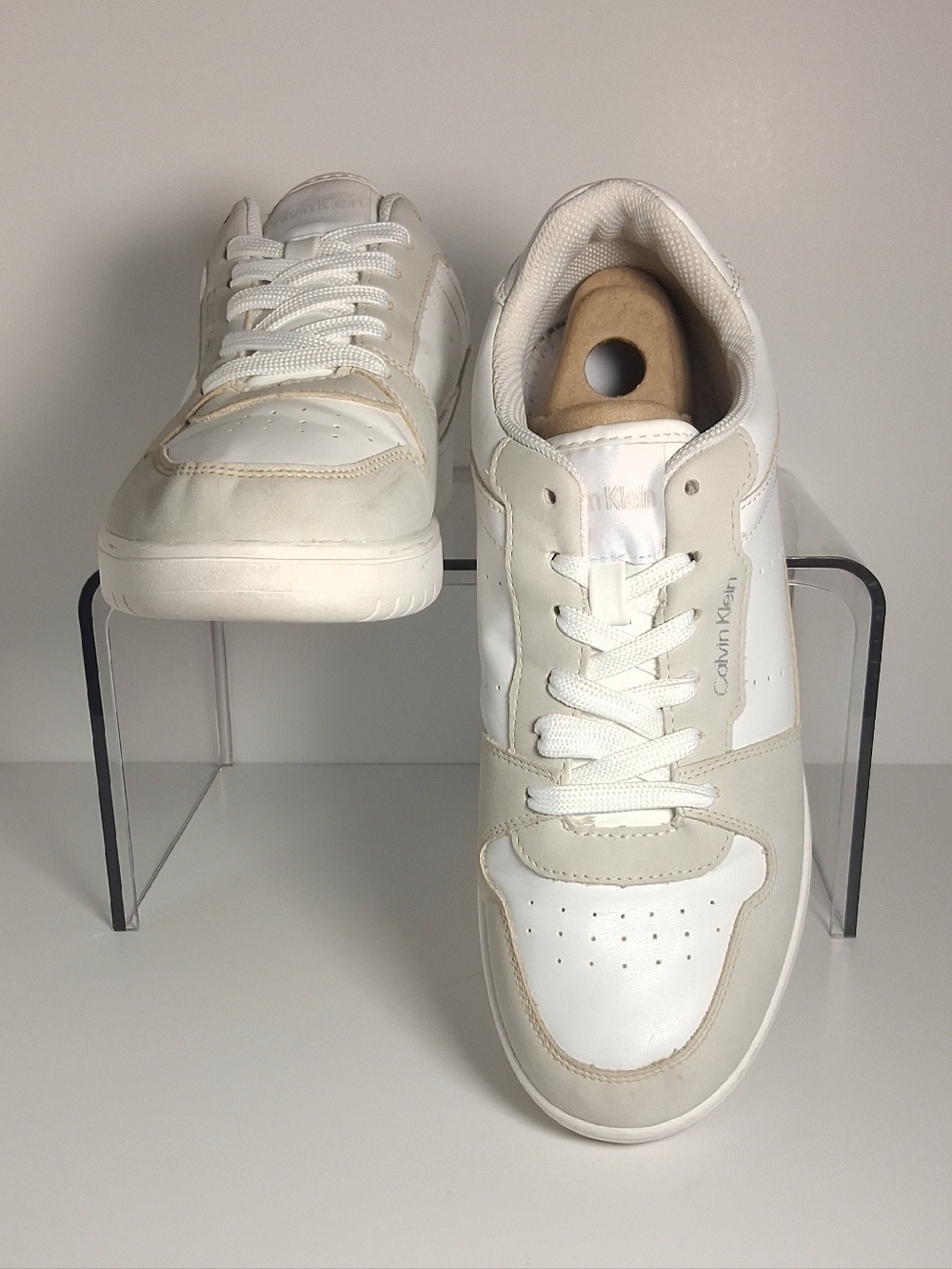 Calvin Klein White and Beige Low-Top Women's Sneakers Size 9M - Picture 7 of 14